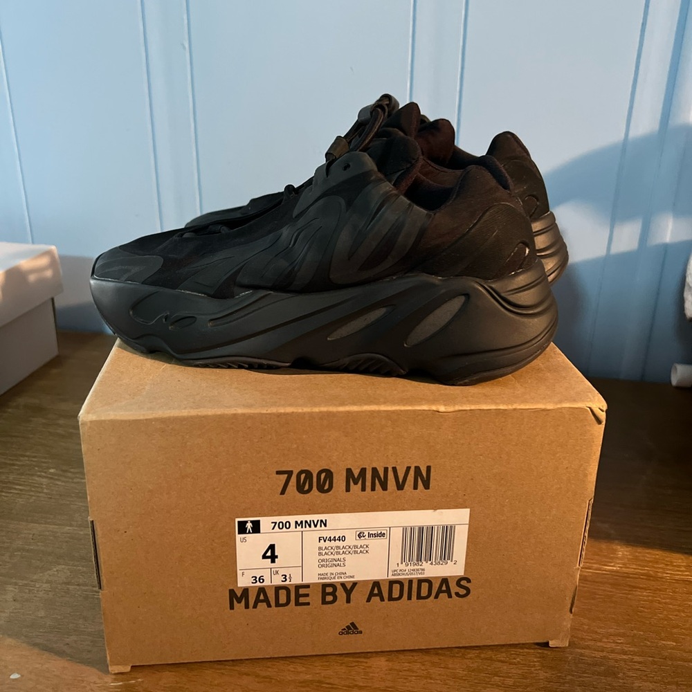 Yeezy 700 Triple Black Youth